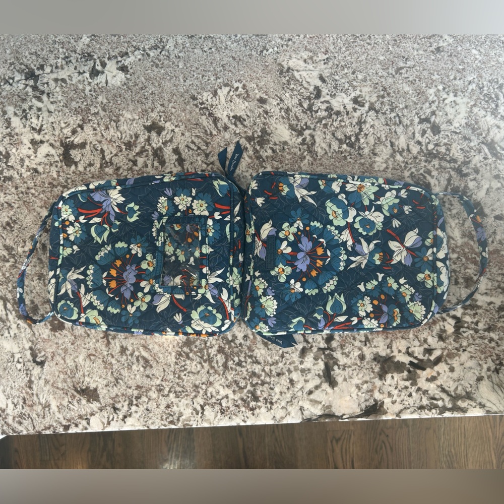 Vera Bradley Floral Bursts insulted lunch bag - Picture 8 of 13